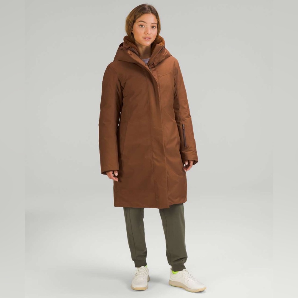 Lululemon Snow Warrior Parka
Roasted Brown - Size 8